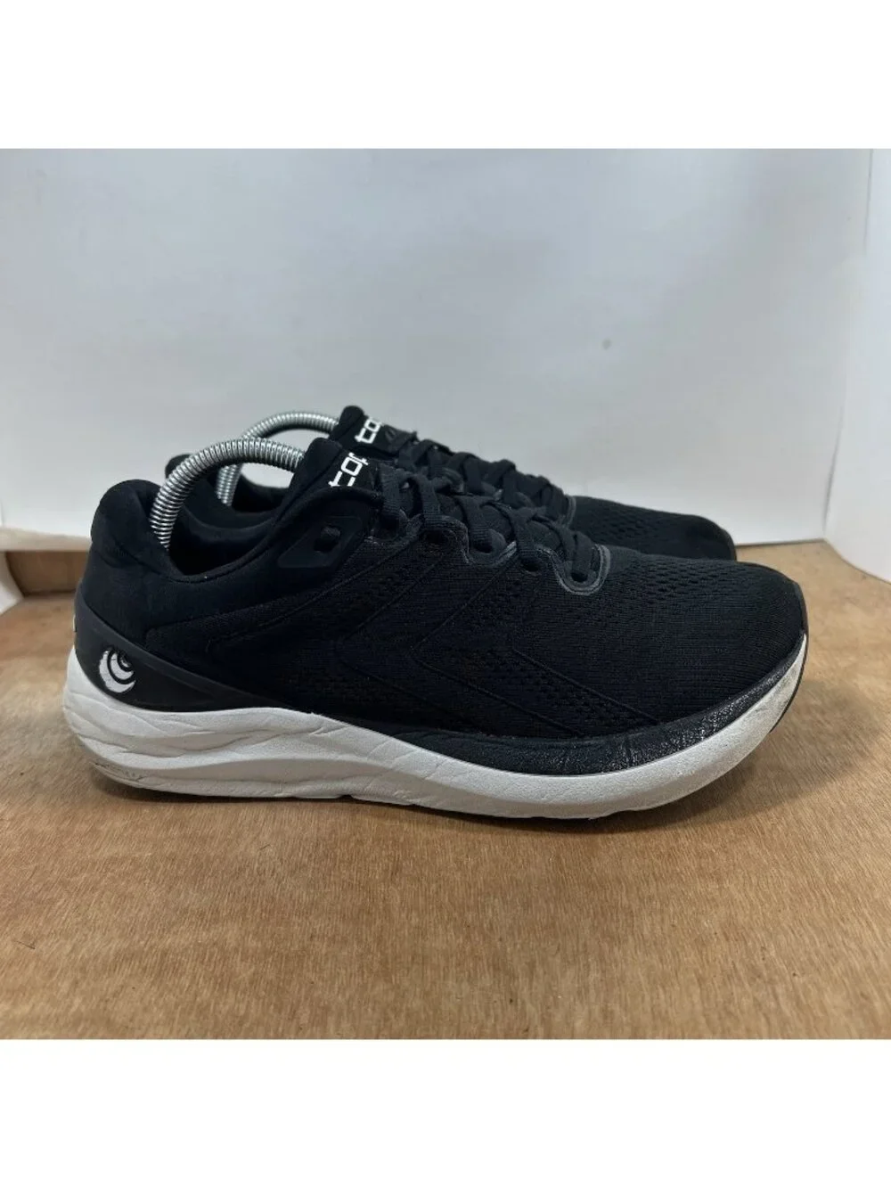 Topo Athletic Phantom 2 Men Size 9 Black Running Shoes Sneakers